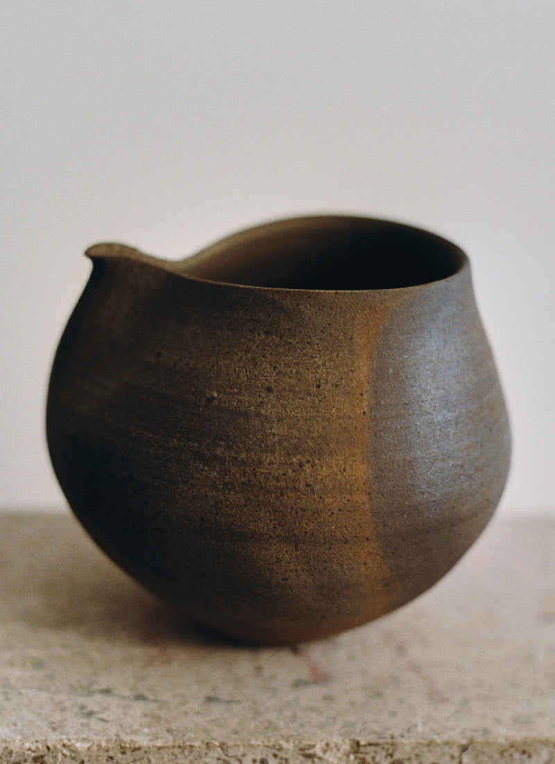 Yuichi Romita Katakuchi Pourer Small | Ash Brown