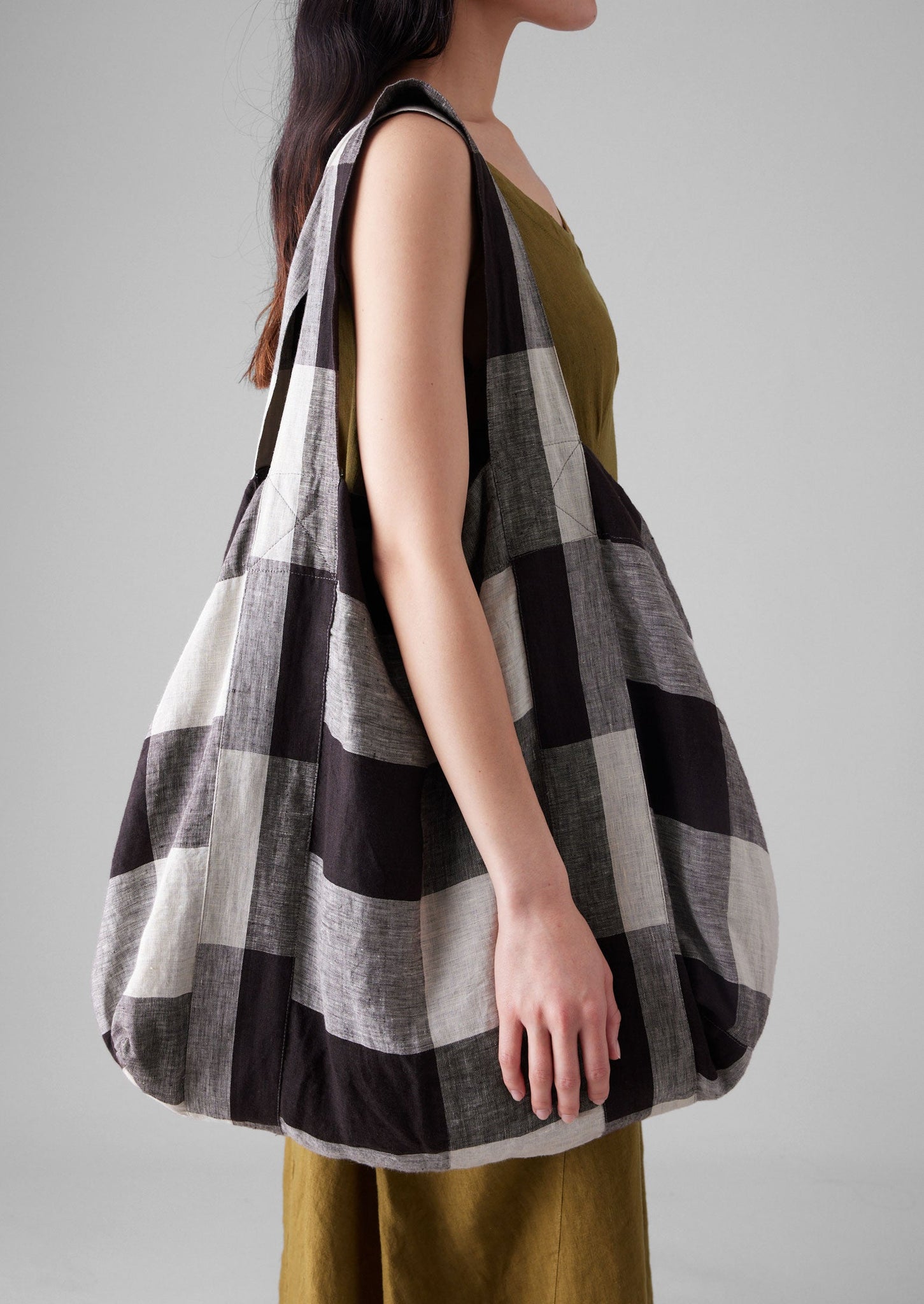Macro Gingham Lightweight Linen Bag | Ecru/Charcoal