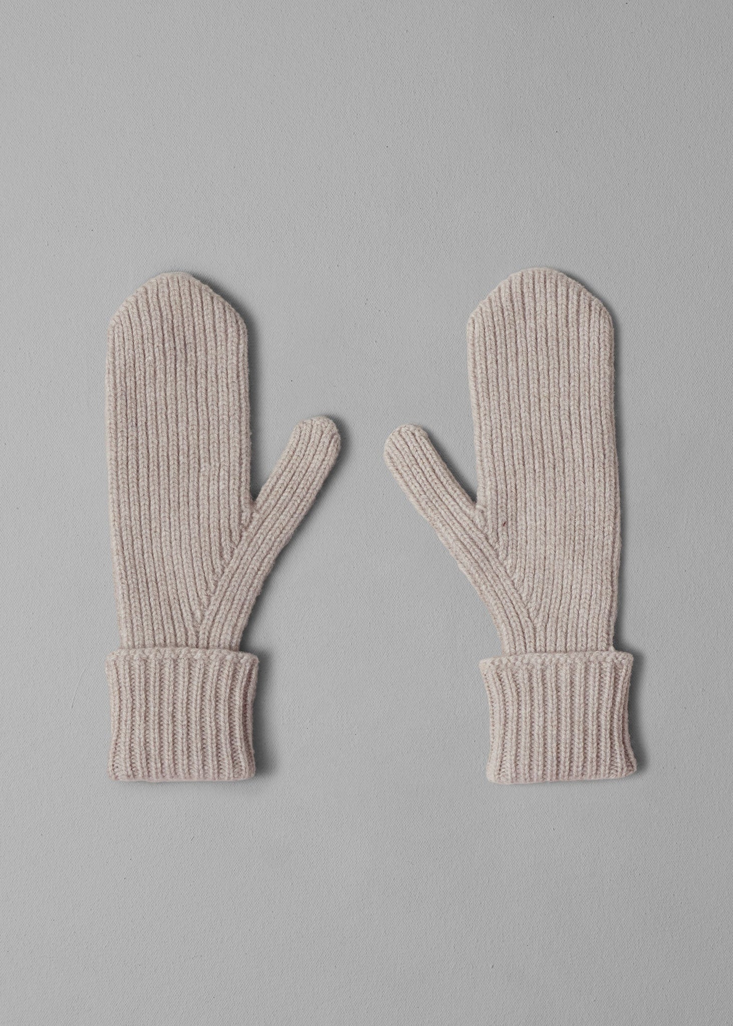 Ribbed Wool Cashmere Mittens | Pebble