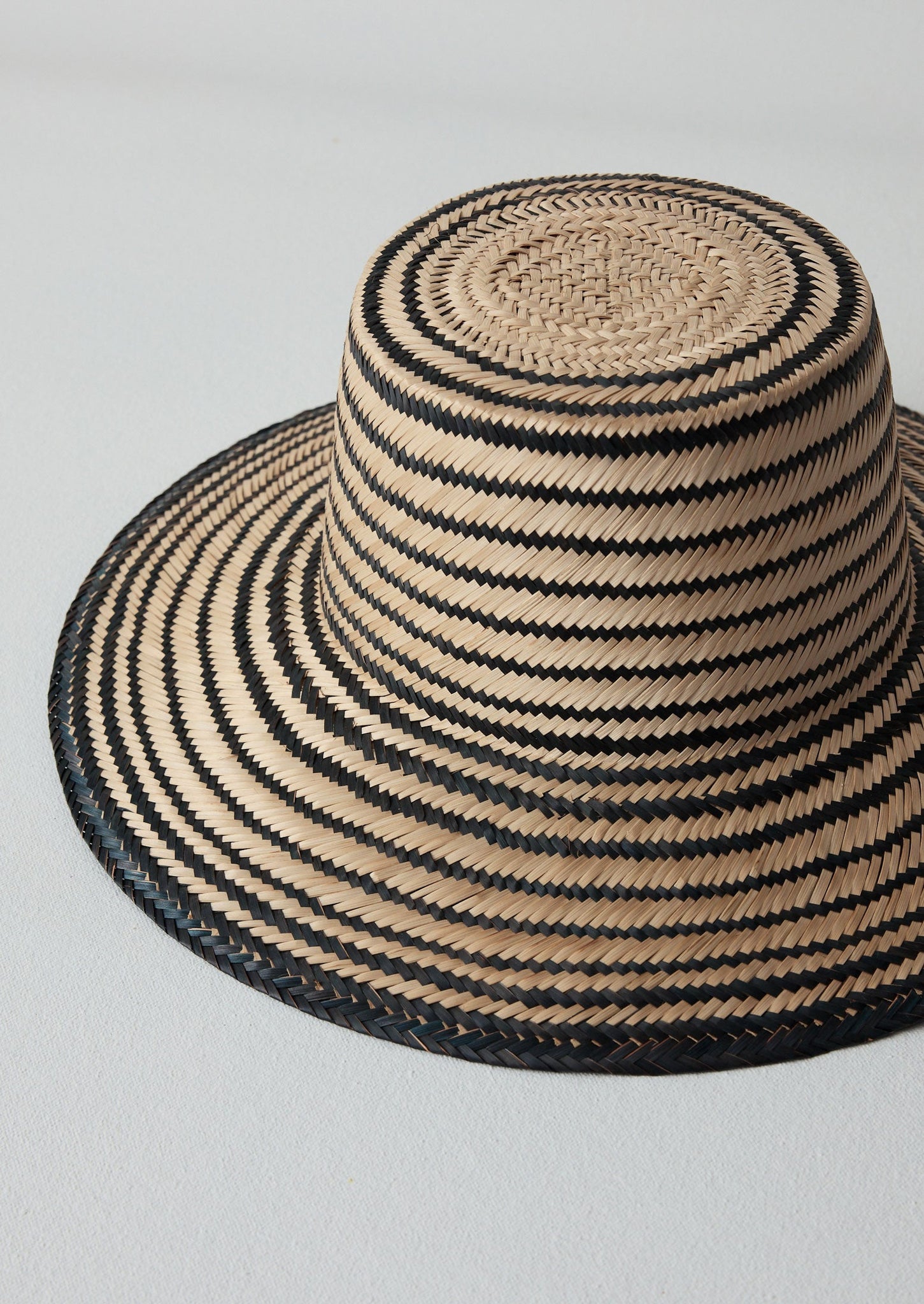 Guanabana Straw Hat | Black/Natural