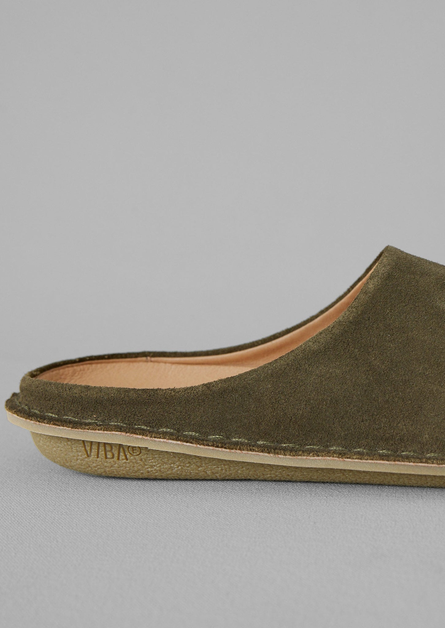 Vibae Suede Mules | Olive