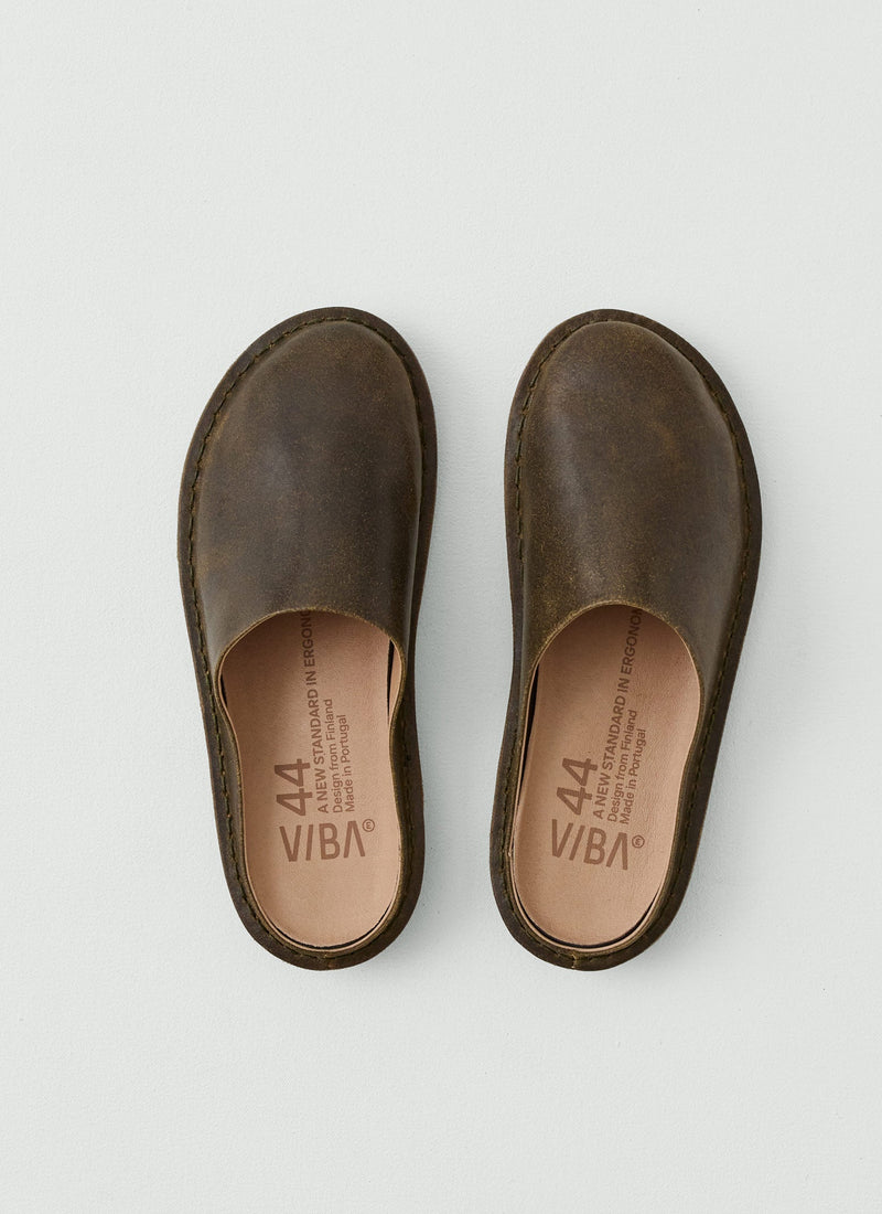 Vibae Waxed Suede Mules | Olive