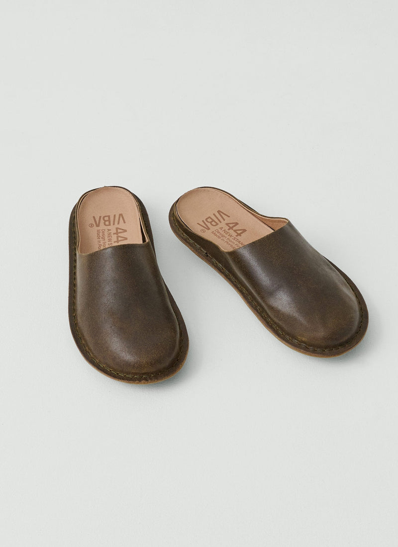 Vibae Waxed Suede Mules | Olive