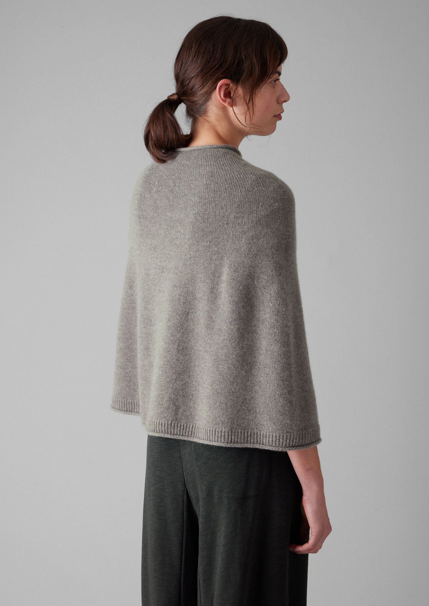 Fine Wool Cashmere Poncho | Granite