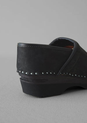 Troentorp Nubuck Closed Clogs | Black