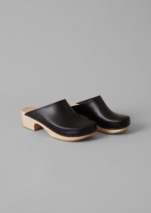 Kit and Clogs Studio Leather Mid Heel Clogs | Black