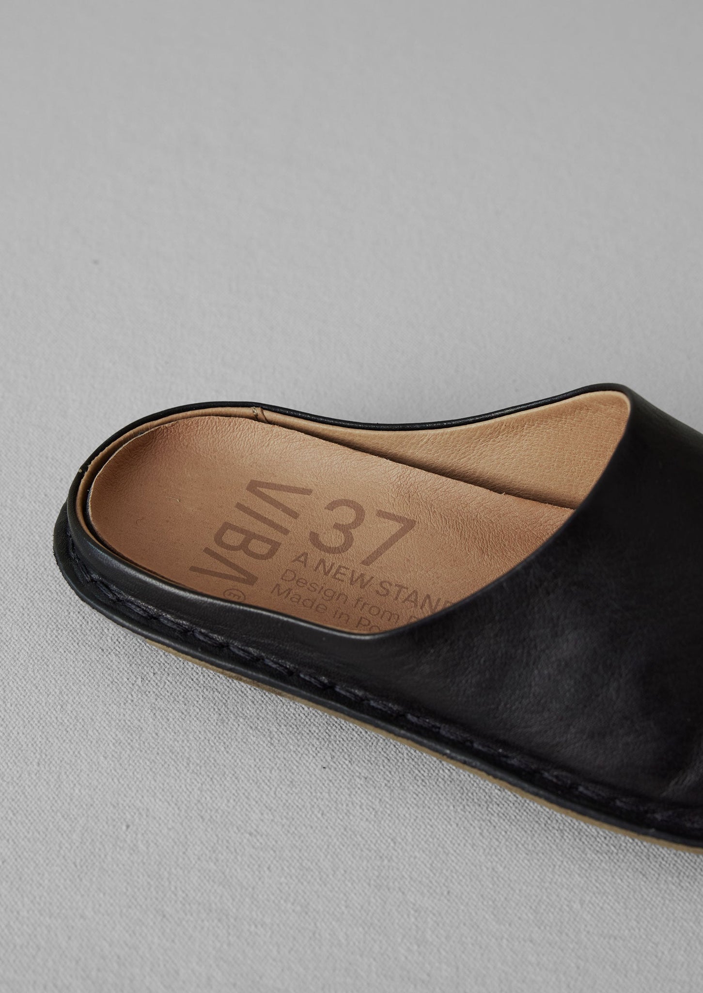 Vibae Roma Leather Mules | Black