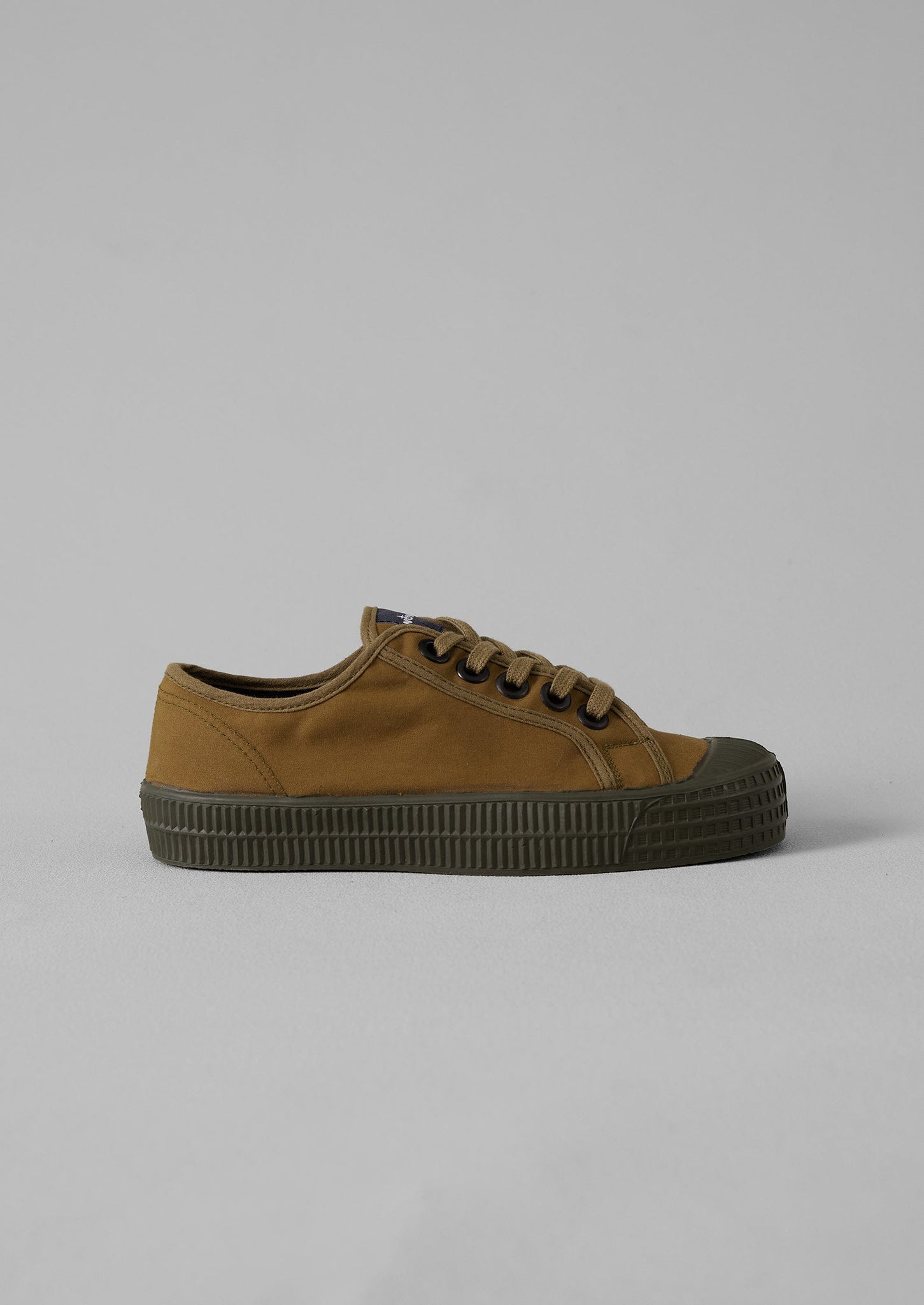 Novesta Star Master Waxed Cotton Plimsolls | Bark