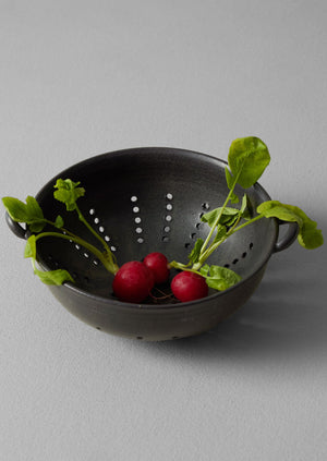 Carla Murdoch Berry Colander | Charcoal