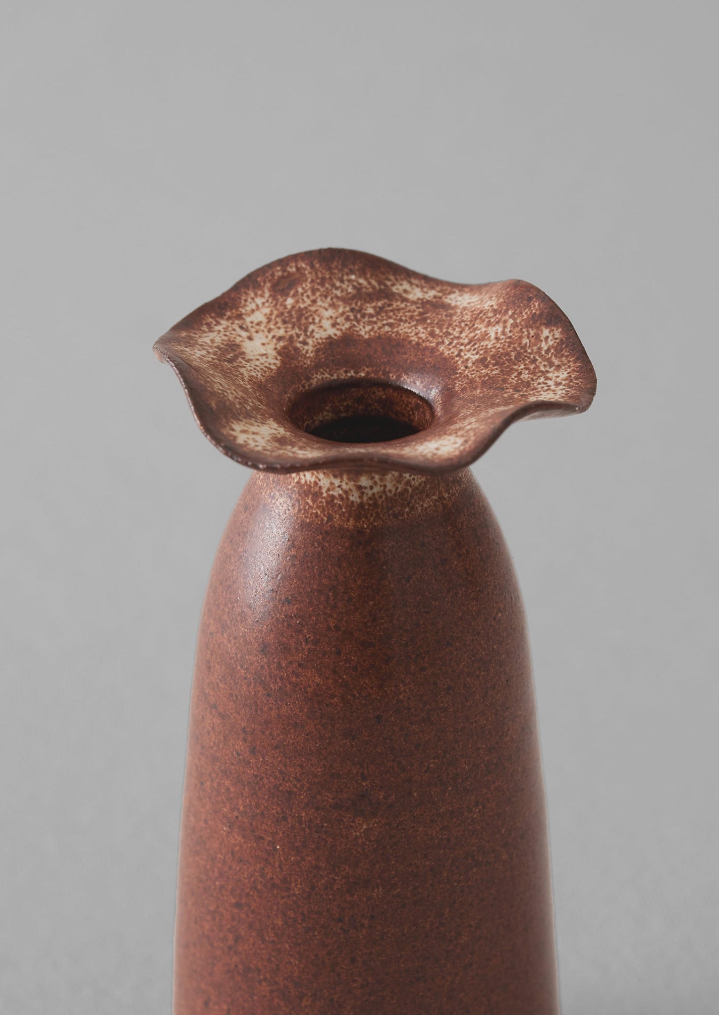 SZ Ceramics Frill Neck Vase | Chestnut