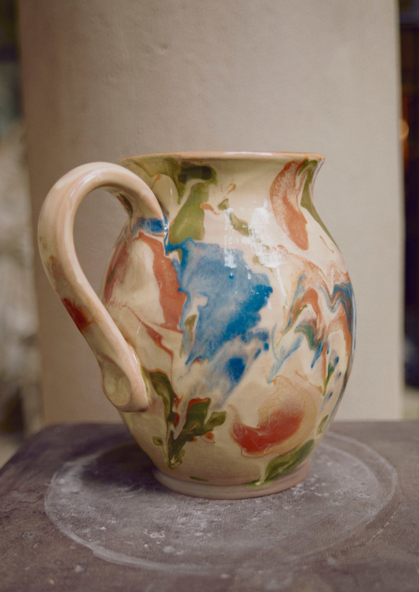 Poterie Barbotine Marbled Pitcher | Sand/Moss