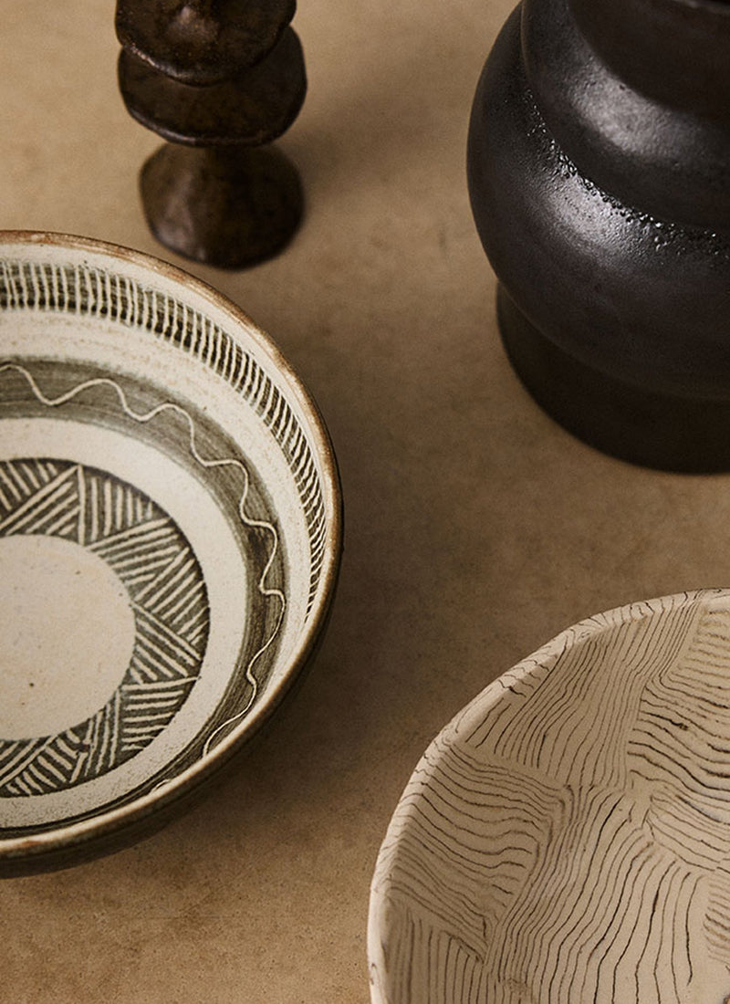 Gilliflower Pottery Sgraffito Ramen Bowl | Oat/Charcoal