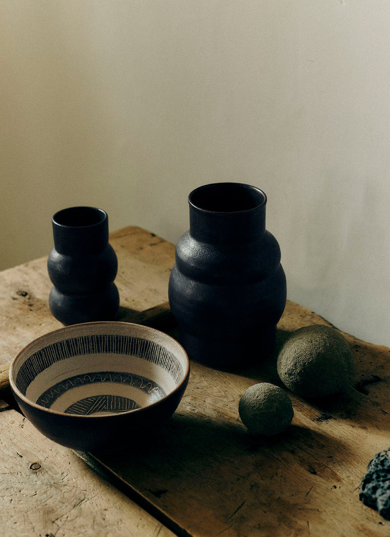 Yankai Wood Fired Vase | Carbon Black