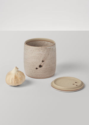 Liz Vidal Garlic Pot | Speckled Grey