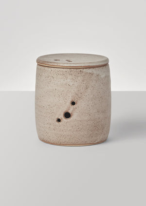 Liz Vidal Garlic Pot | Speckled Grey