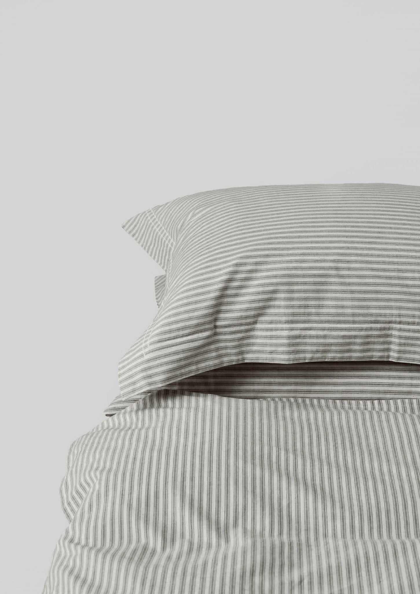 Organic Cotton Ticking Stripe Oxford Pillowcase | Ecru/Graphite