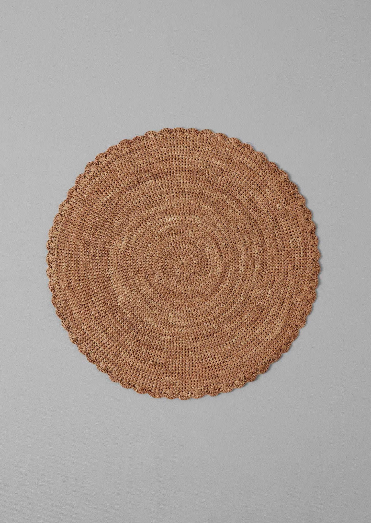 Scalloped Edge Raffia Placemat | Shell