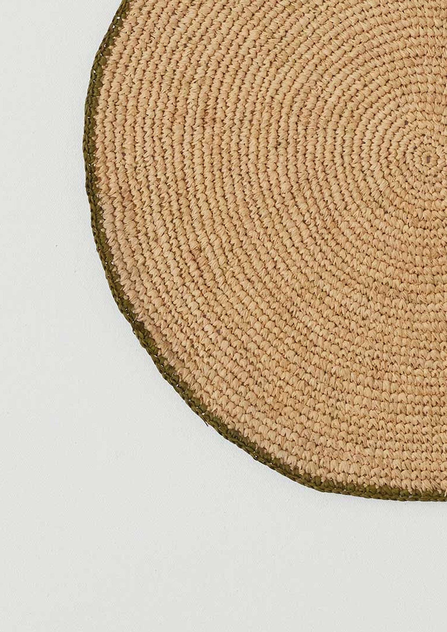 Contrast Edge Raffia Placemat | Natural/Olive