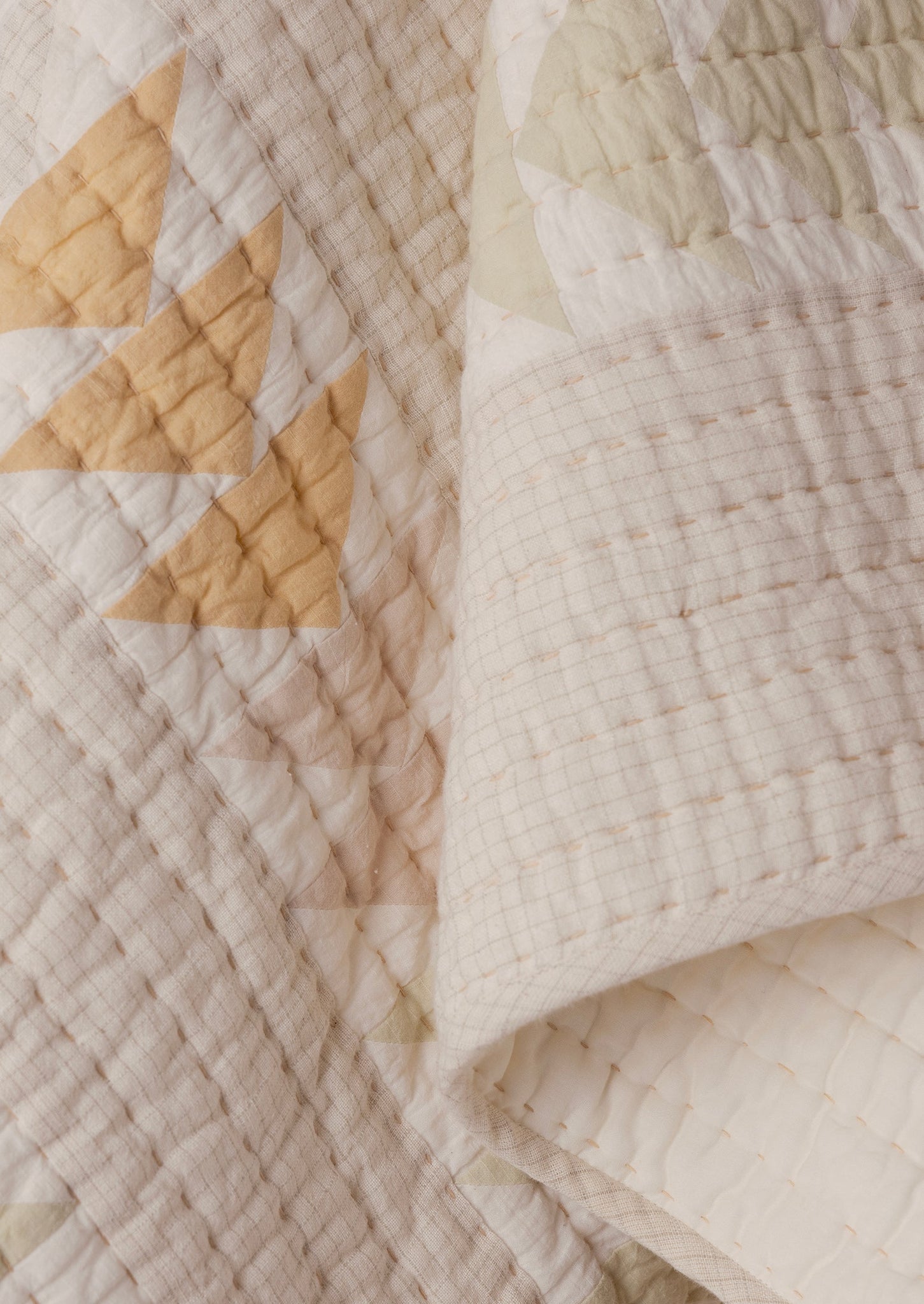 Triangle Patchwork Check Cotton Quilt | Soft Fern/Sand