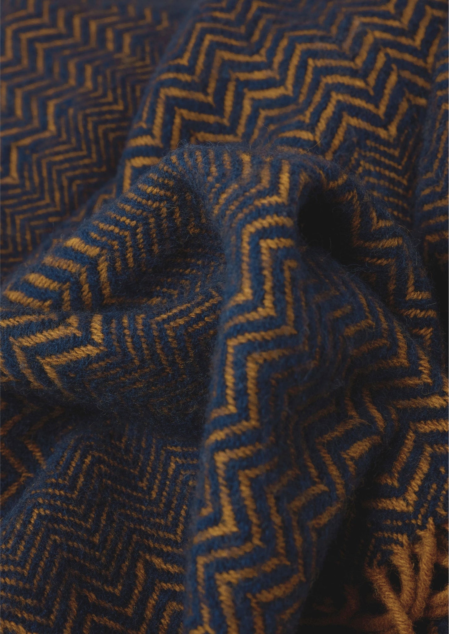 Zig Zag Wool Blanket | Navy/Caramel