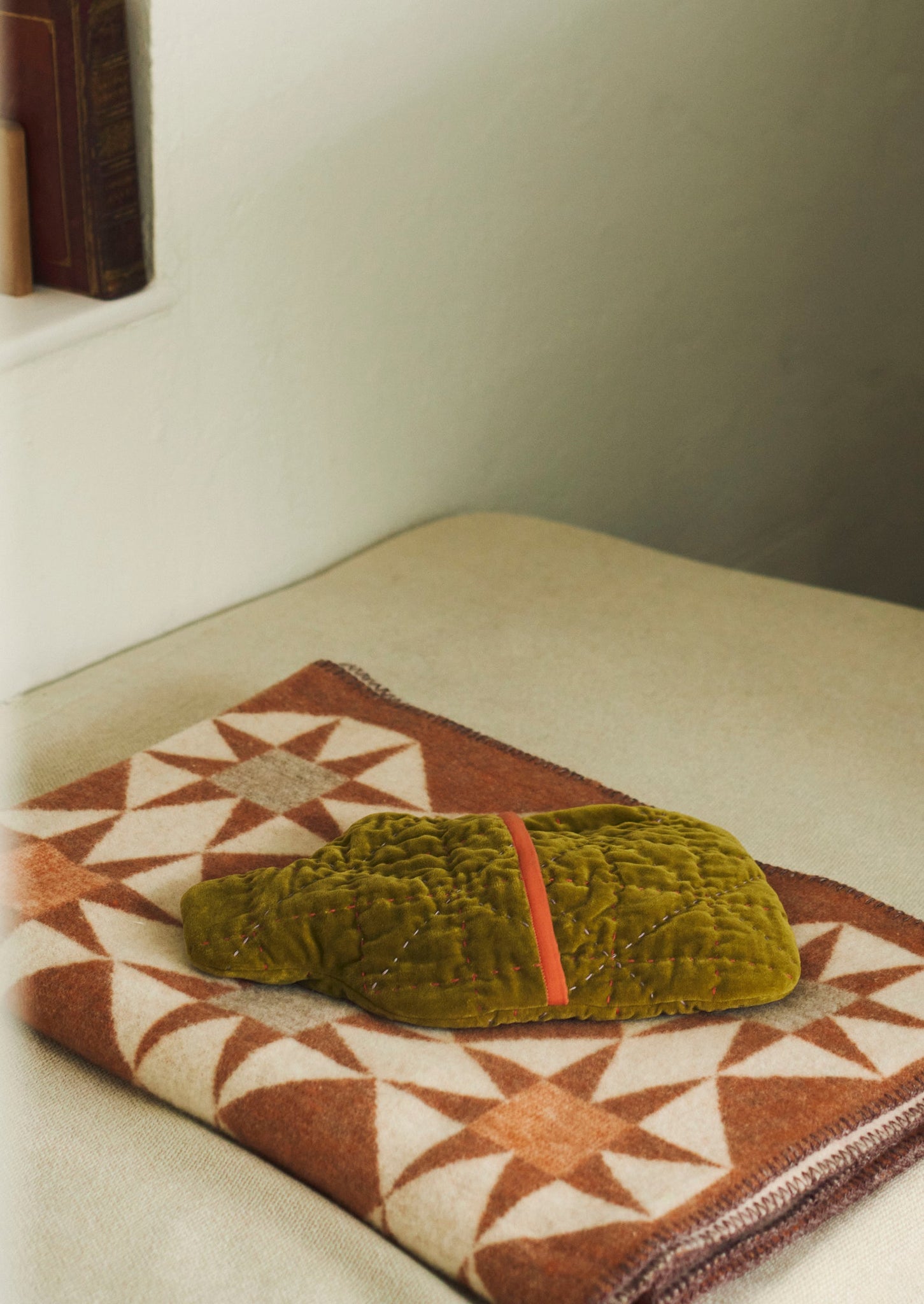 Jacquard Star Wool Blanket | Rust/Soft Peach
