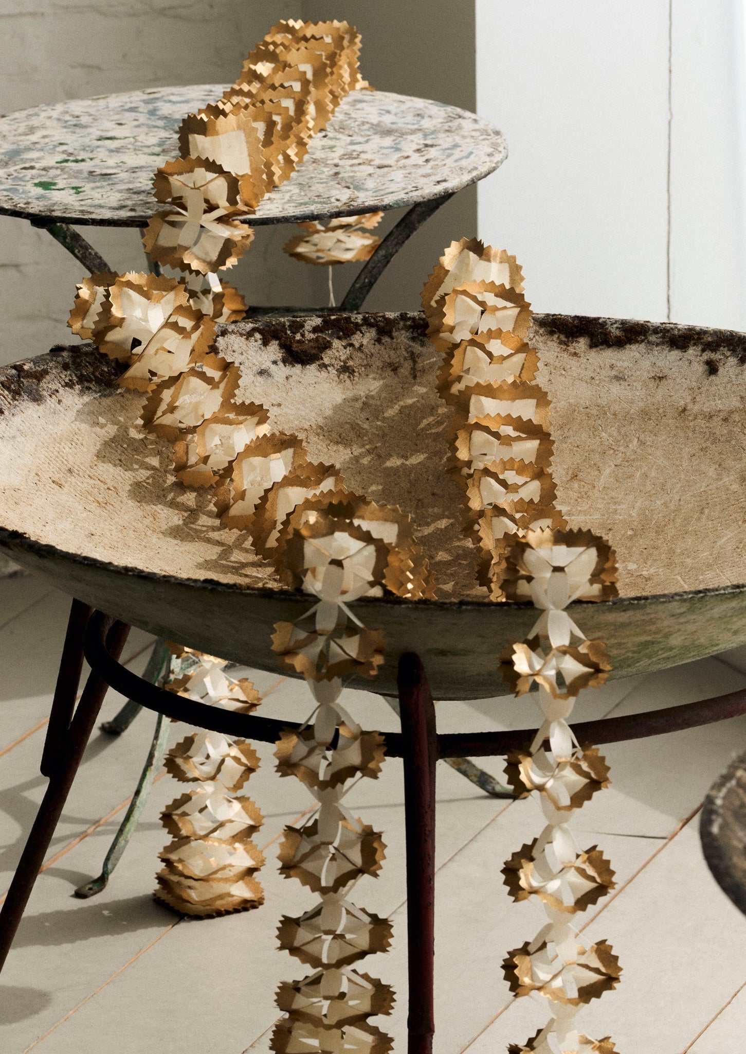 Dip Dyed Paper Streamer | Gold/Natural