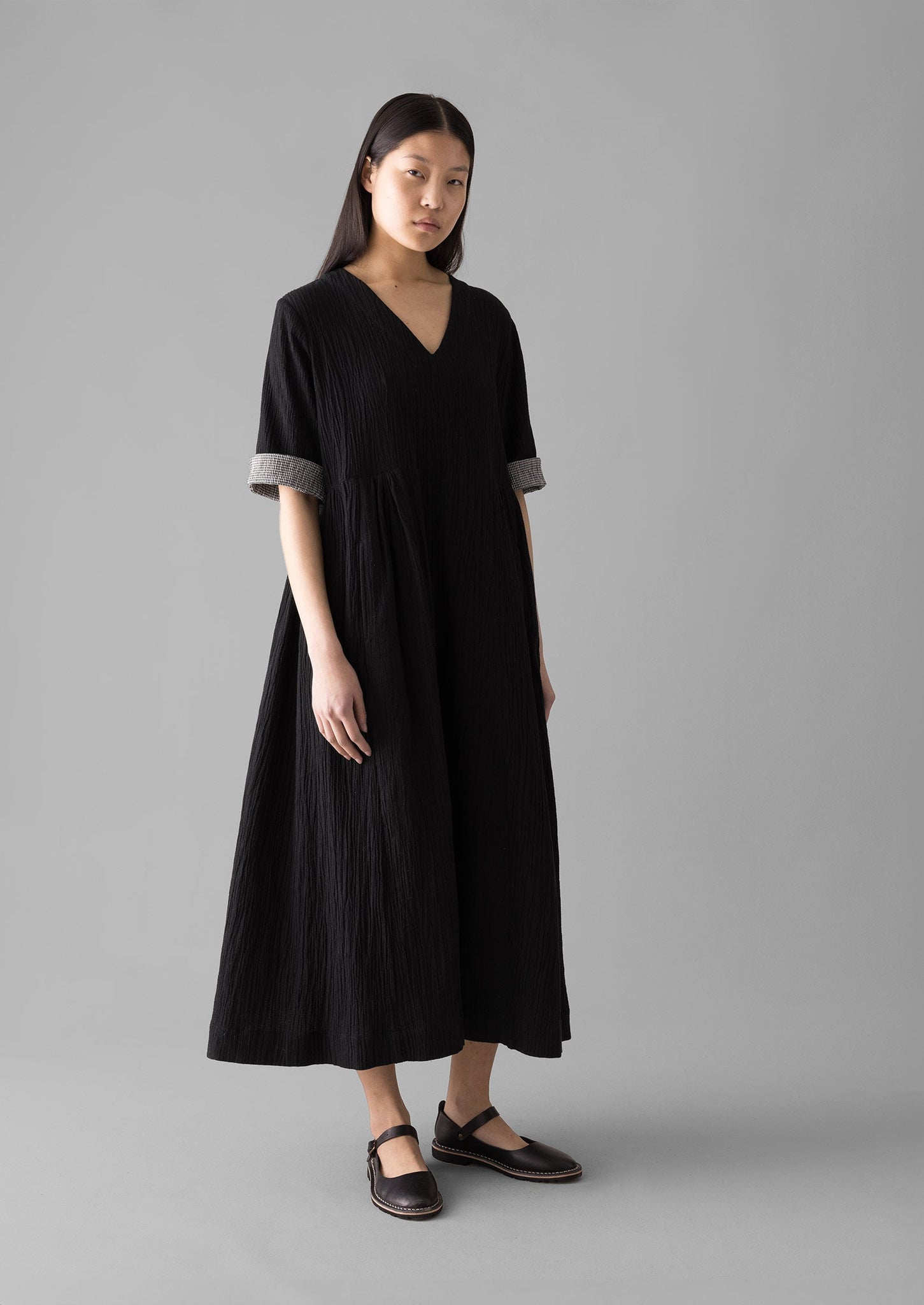 Crinkled Cotton V-Neck Dress | Black