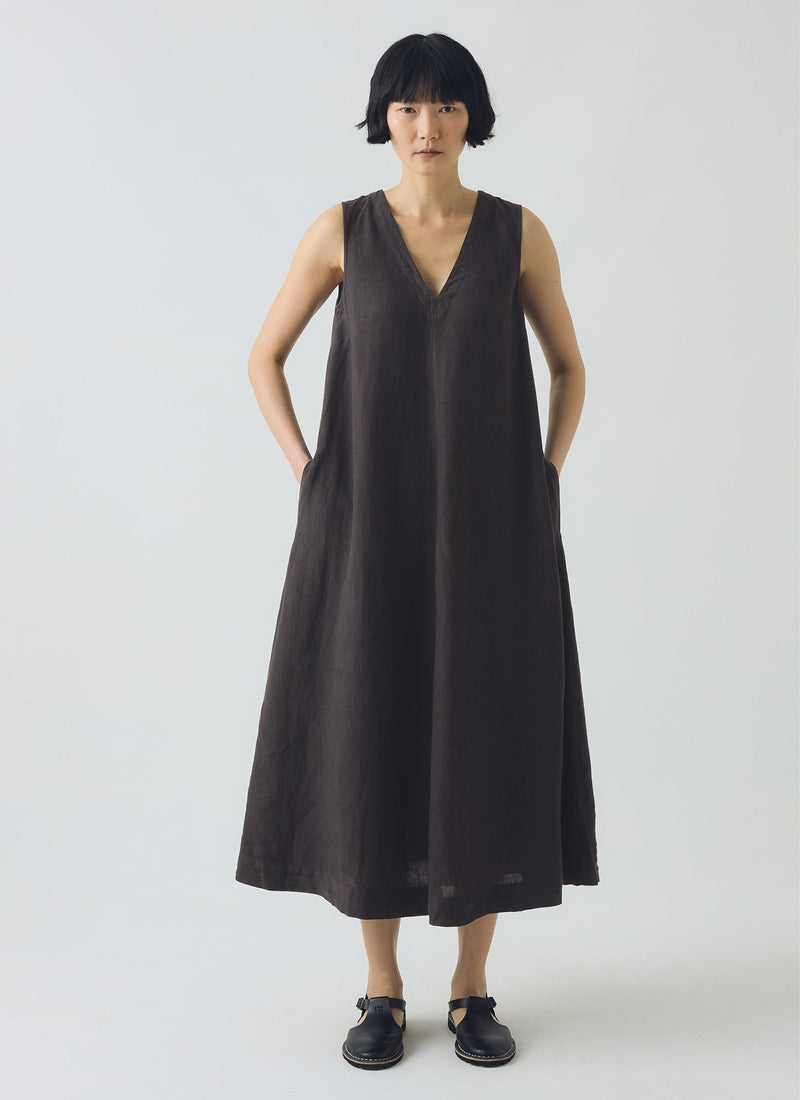 Garment Dyed Linen Sleeveless Dress | Black Pepper