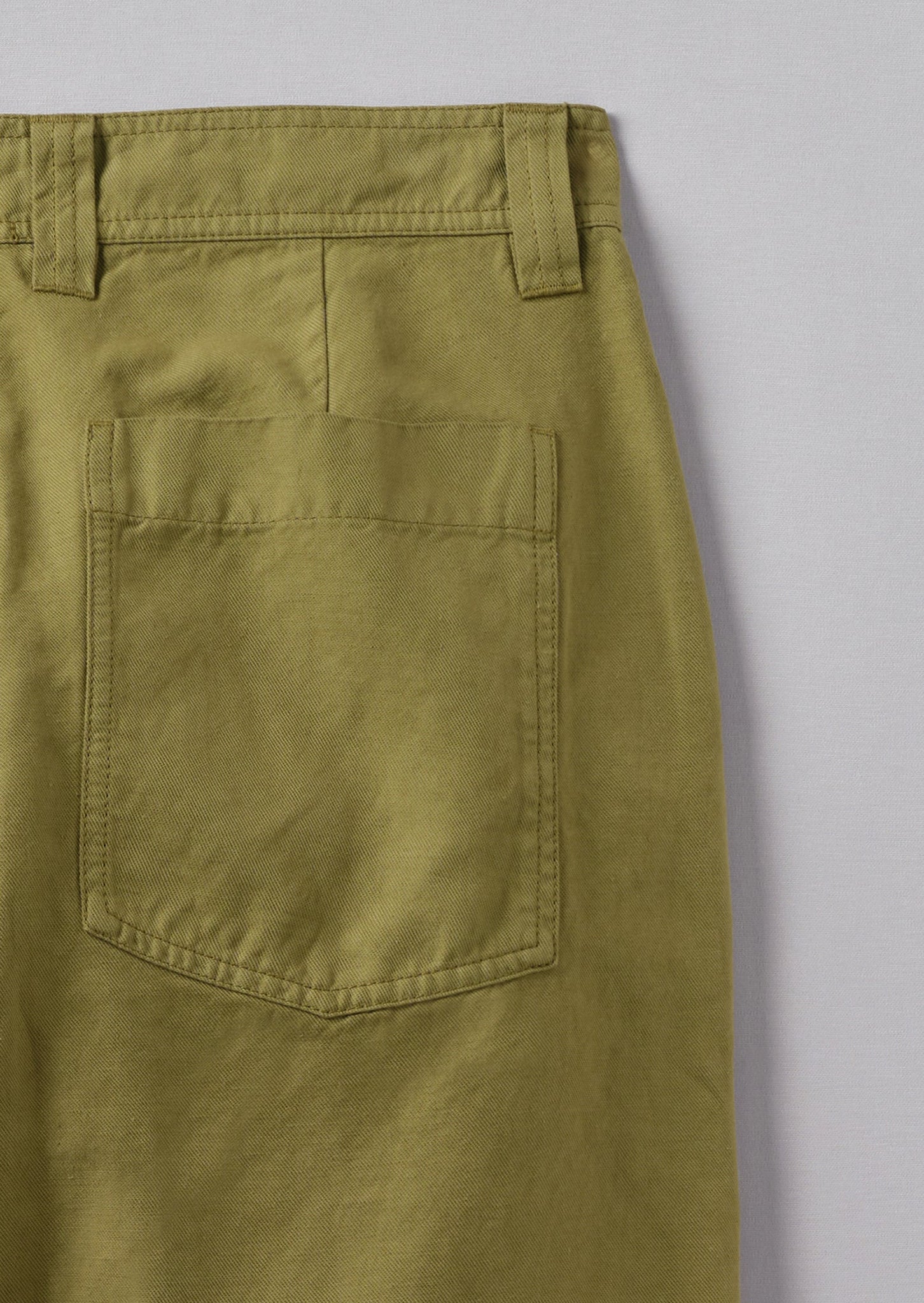 Norv Cotton Linen Tapered Trousers | Wax Green