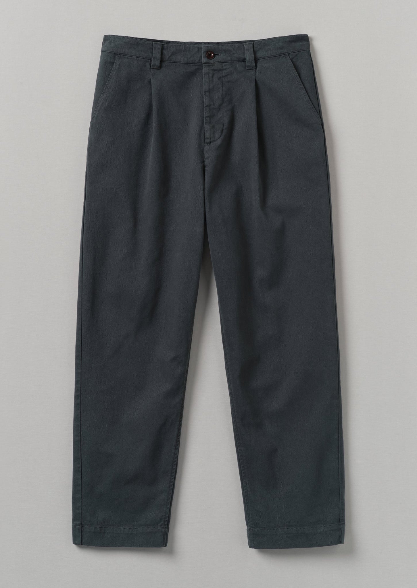 Garment Dyed Cotton Pleat Trousers | Charcoal