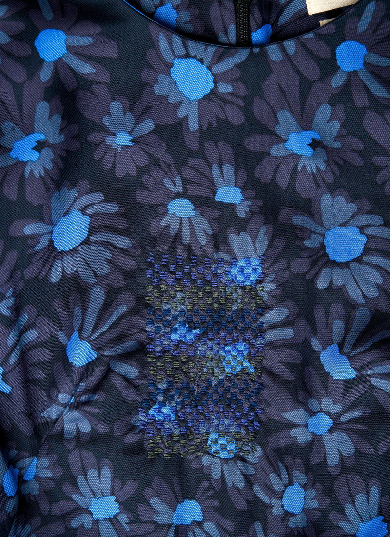 Renewed Rounded Sleeve Painted Daisy Dress Size 4 (91) | Slate/Enamel