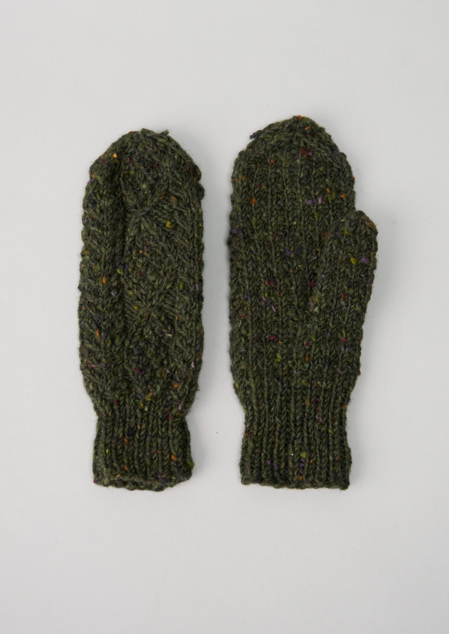Reworn Cable Knit Mittens (045) | Green