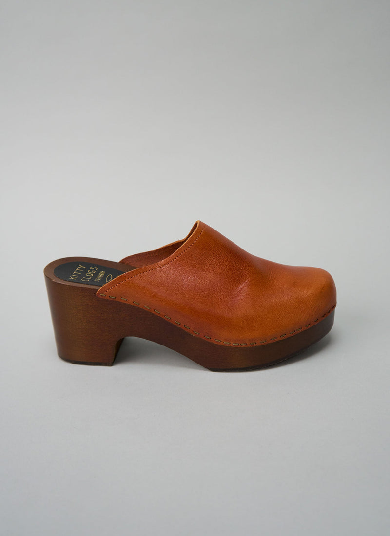Reworn Kitty Clogs Leather Clogs Size 39 (696) | Amber