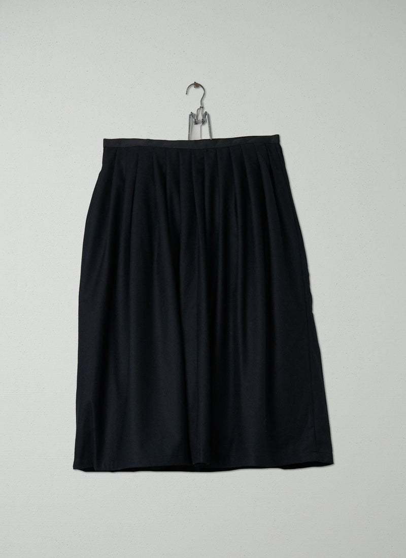 Reworn Pleated Skirt Size 12 (077) | Black