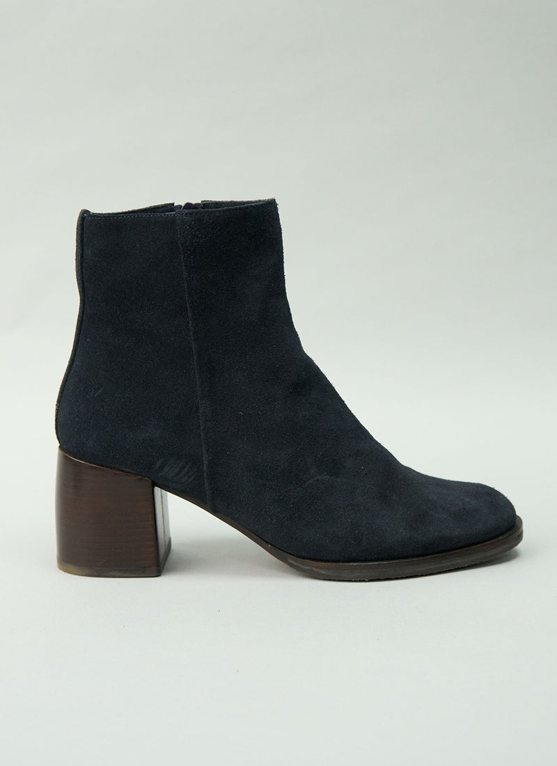 Reworn Chie Mihara Boots Size 37 (474) | Navy