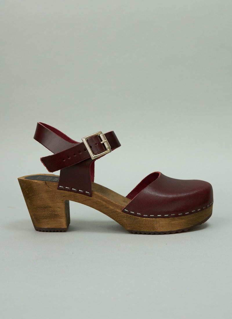 Reworn Kitty Clogs Heeled Clogs Size 39 (369) | Garnet