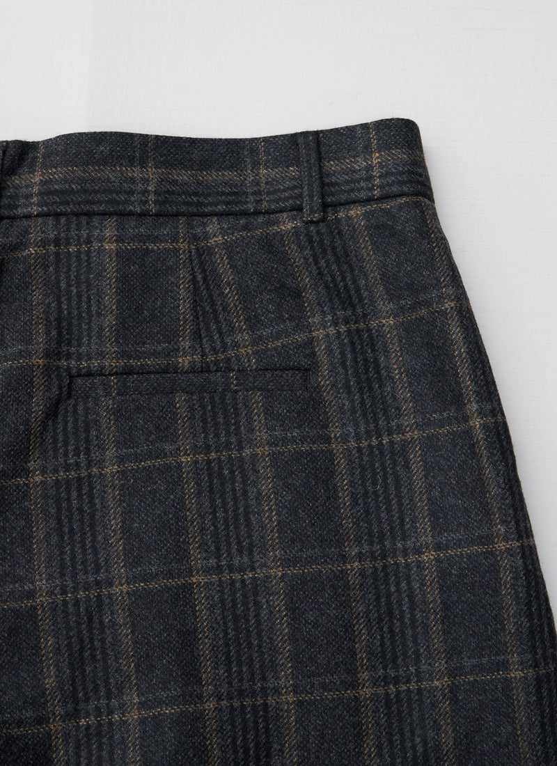 Reworn Jude Moss Check Trousers Size 18 (760) | Soot