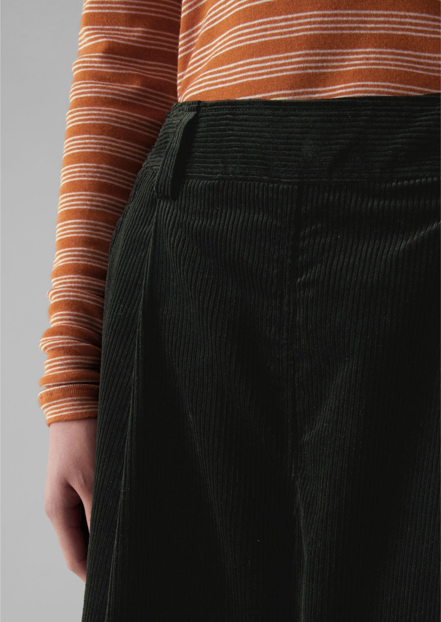 Organic Cord Pleat Front Trousers | Brown Slate