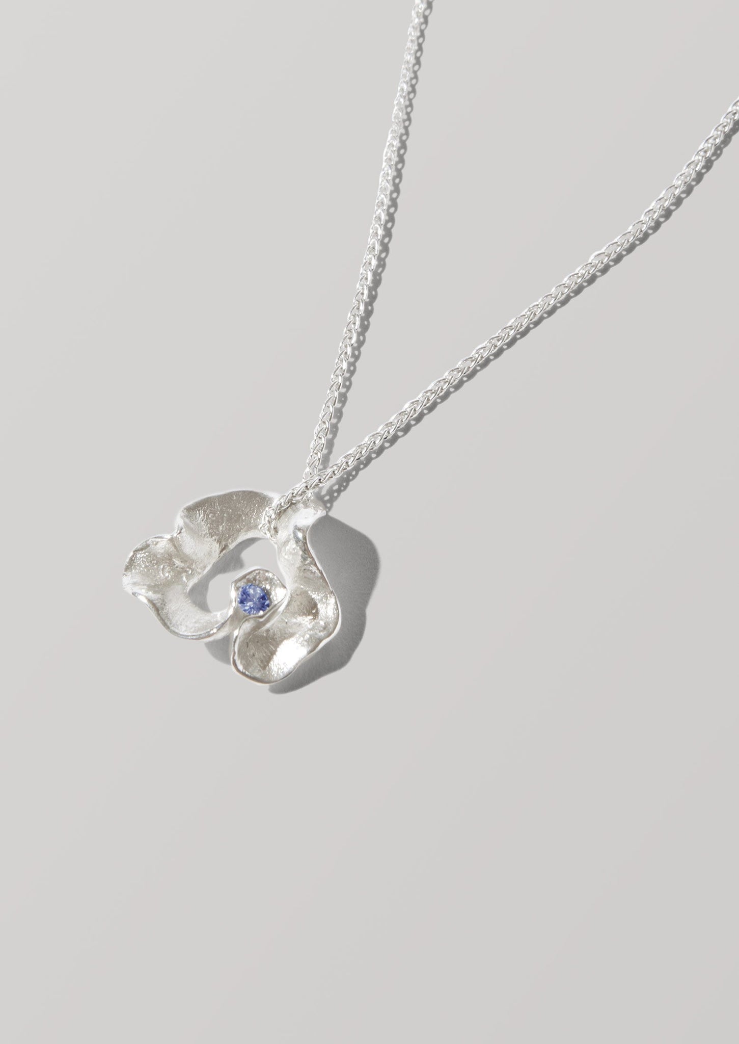 Emily Nixon Sapphire Seaweed Necklace | Silver