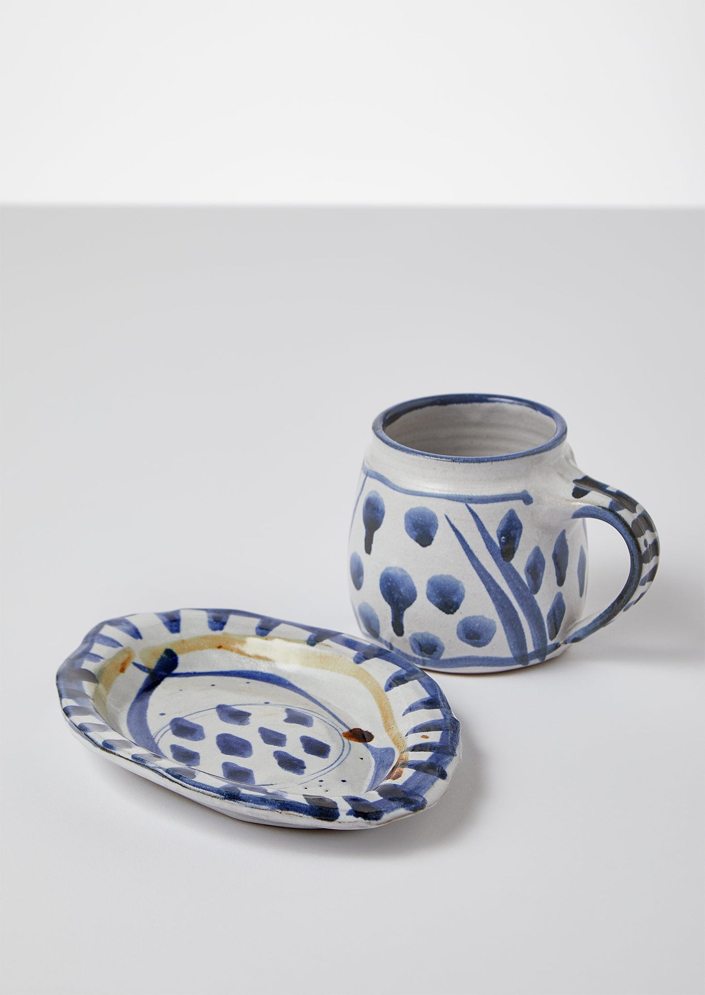 Robyn Cove Painted Mug | White/Cobalt