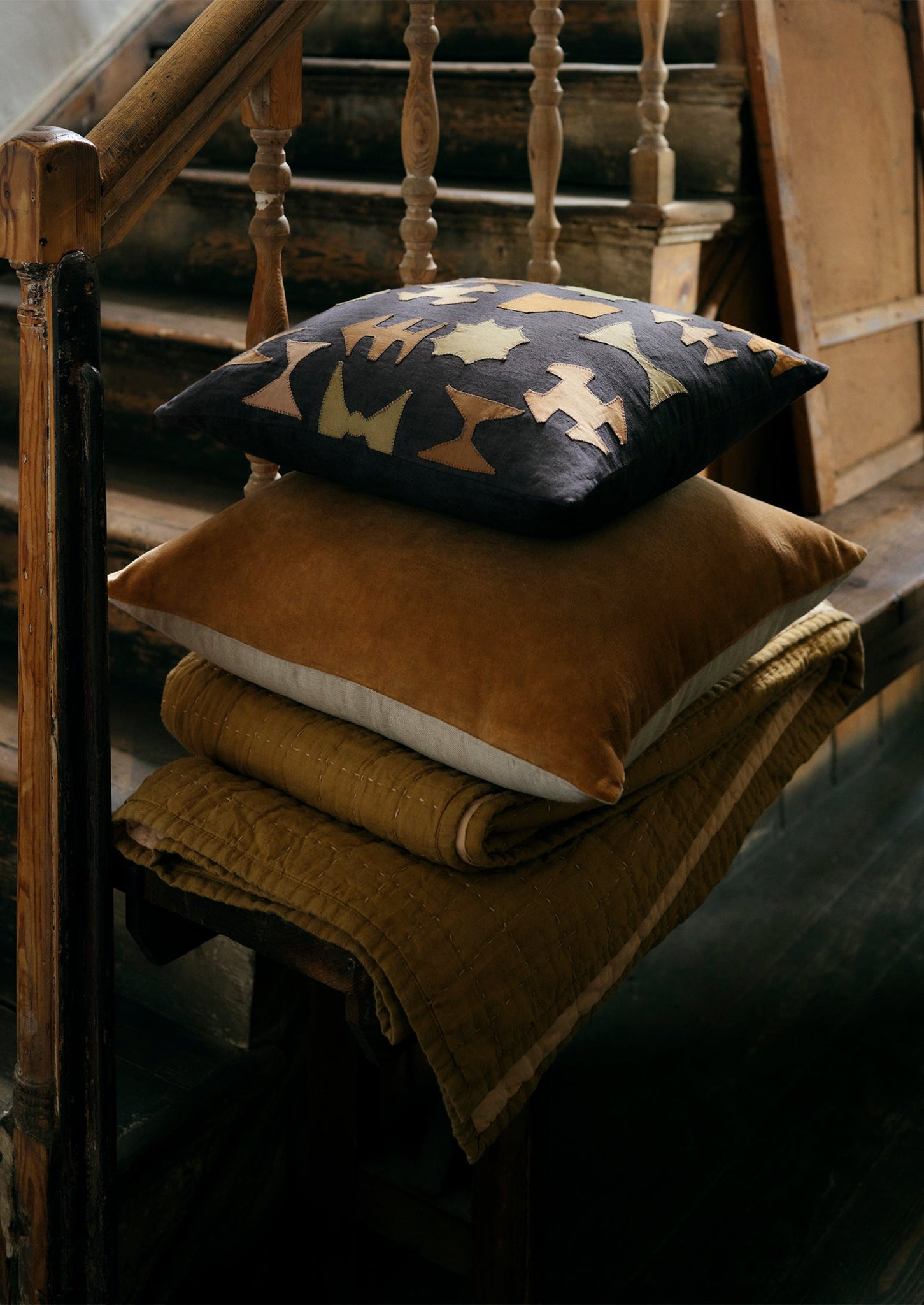 Applique Forms Cushion Cover | Anthracite/Multi